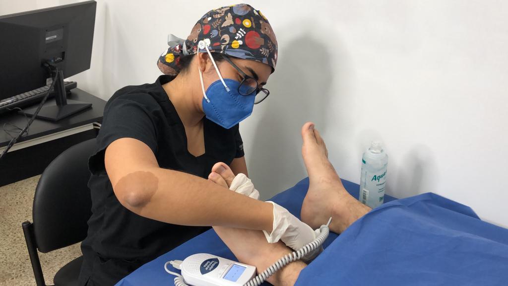 thumbnail_Tratamiento podología doctora